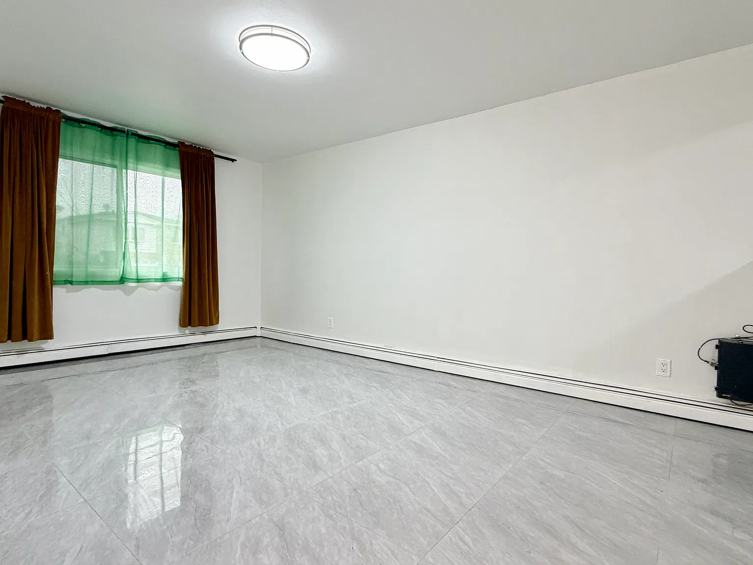 2 bed, 1400 sqft, $2,300 — Photo 1