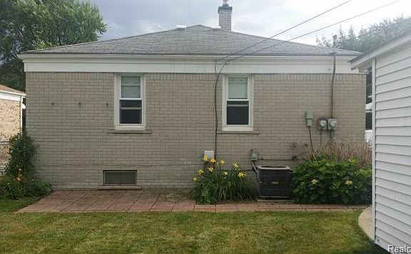 4th image of 14714 Hanfor Ave