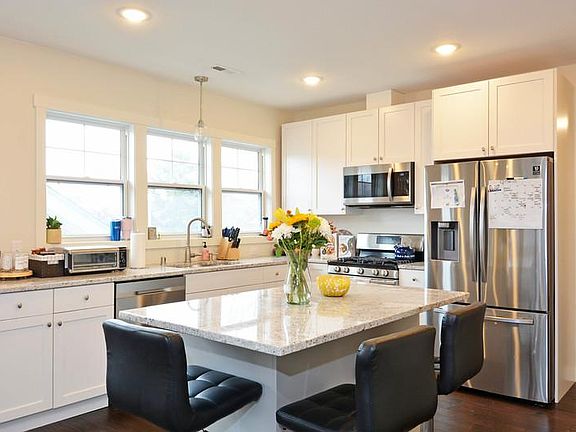 3rd image of 1132 Grand Ave #2