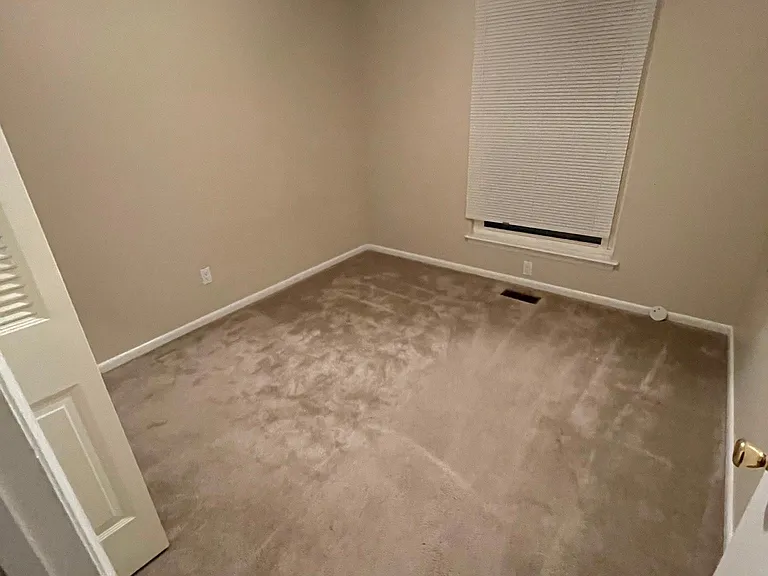 248 N Palmyra Dr — Photo 15