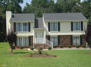 105 Beacon Dr, Fayetteville, GA 30215