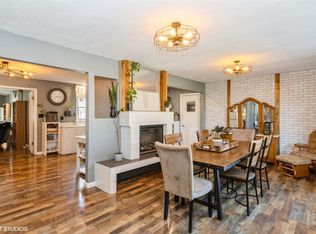 827 5th St, Kalona, IA 52247