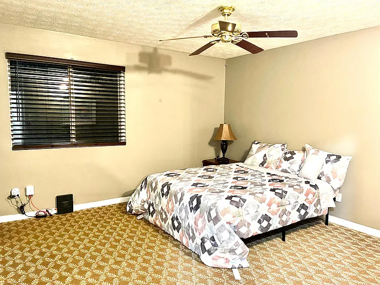 1462 Harbins Ridge Dr — Photo 16