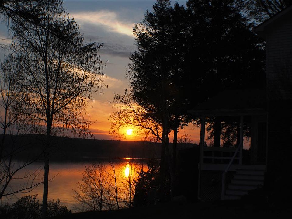 2nd image of 5176 Lake Grove Rd