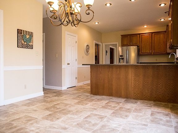 4th image of 119 Woodhurst Ln
