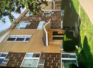 9227 Irving Park Rd APT 1W, Schiller Park, IL 60176