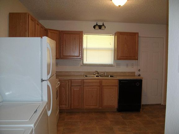 2nd image of 915 Dryden Ave #915DRYDENA