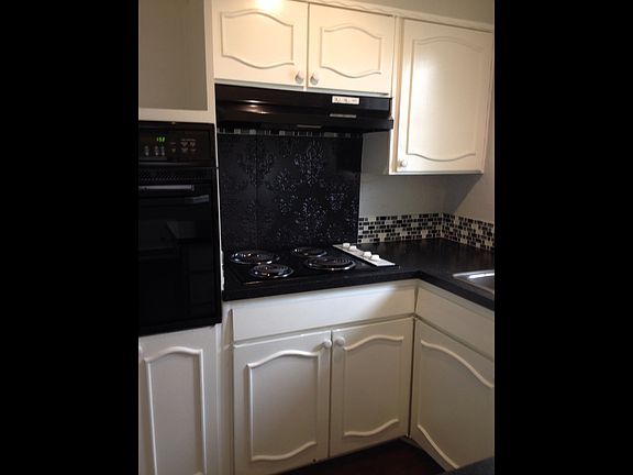 3rd image of 4424 Gary Dr
