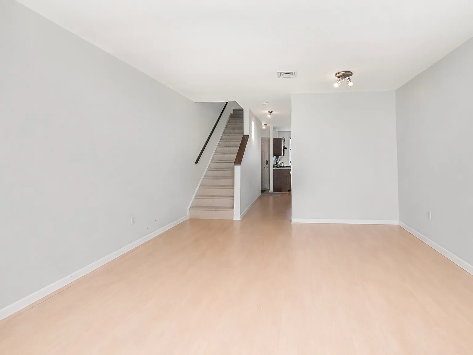 1 bed, 1.5 bath, 1452 sqft, $3,700 — Photo 3