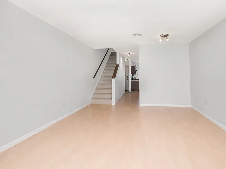 8 Davids Ln — Photo 10