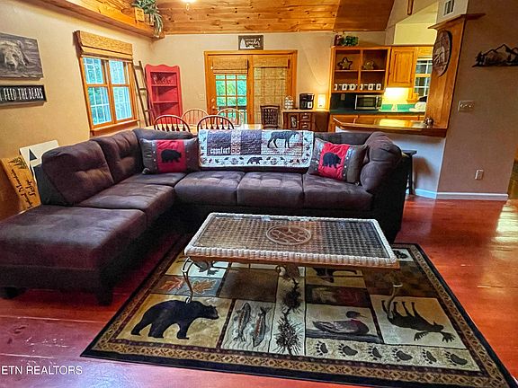 3rd image of 3587 Mountain Creek Way