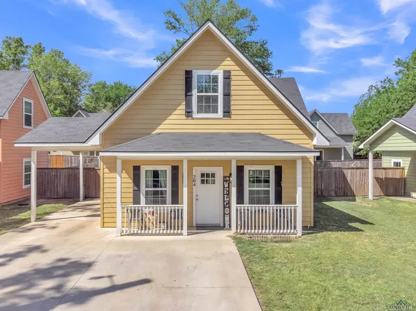 204 Hurley Ave, Gladewater, TX 75647