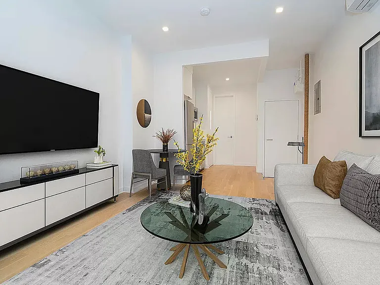 137 Thompson St #13 — Photo 1