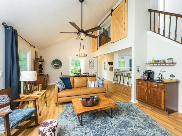 105 Enchanted Woods Rd APT 3