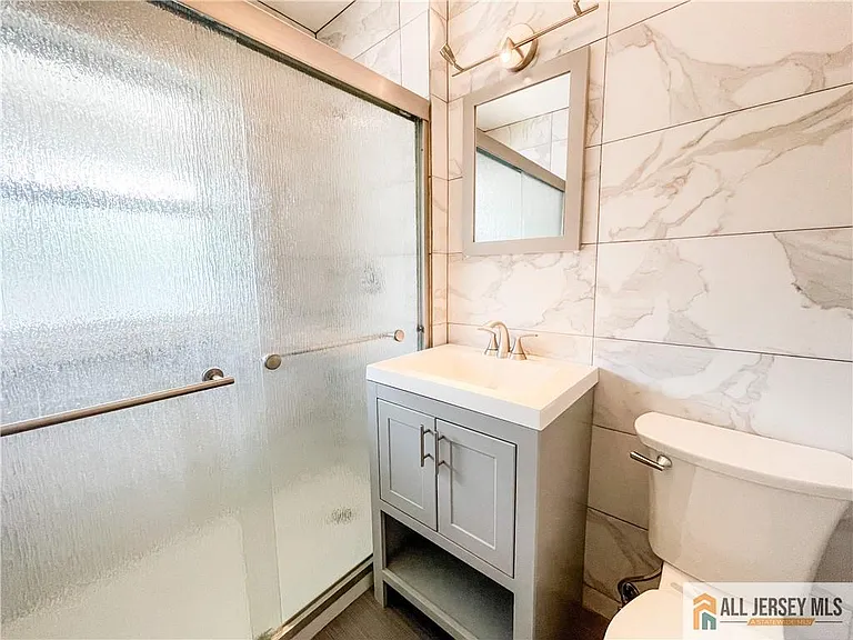 2105 Saint Georges Ave #2F — Photo 9