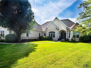 363 Sunshine Dr, Hartland, WI 53029