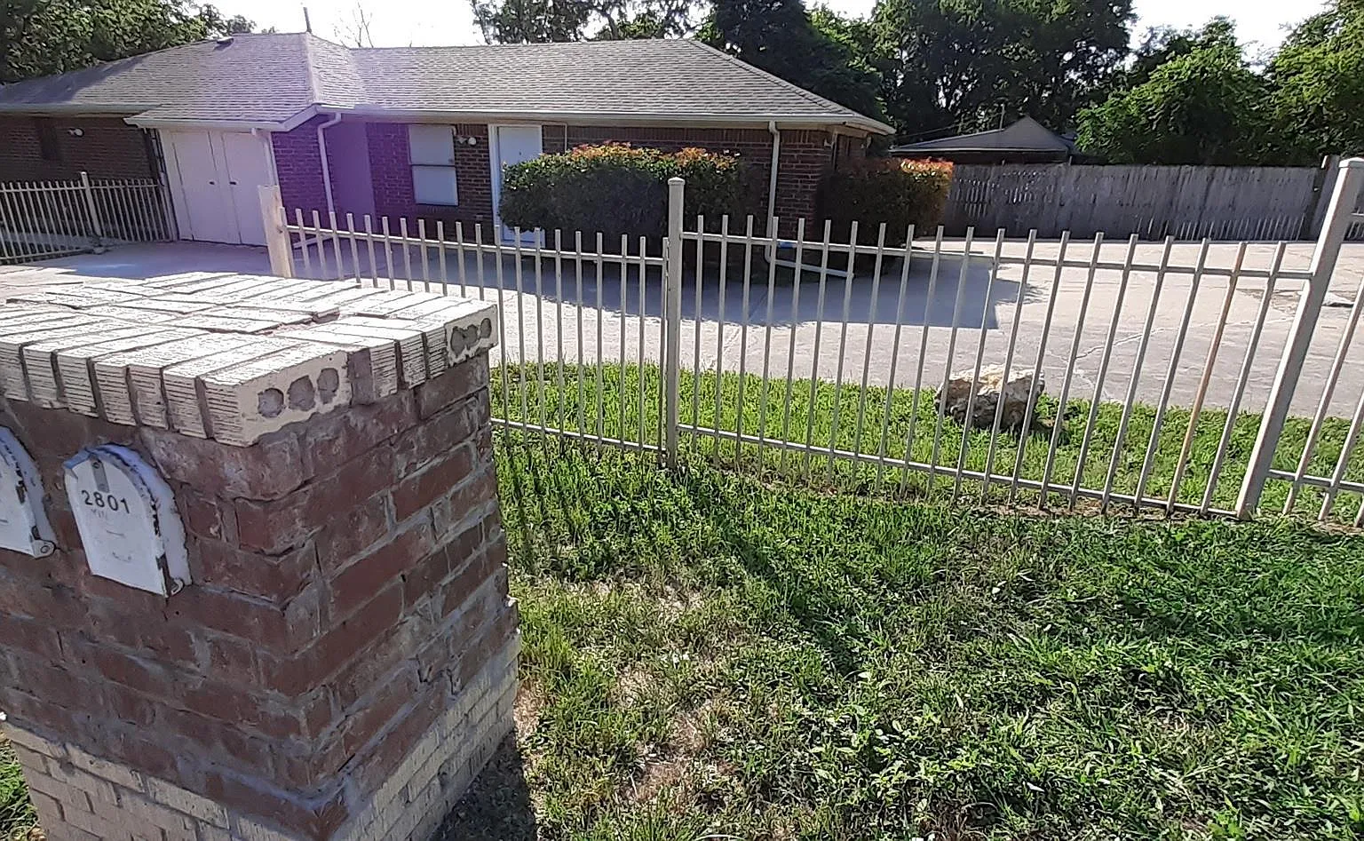 2 bed, 672 sqft, $1,325 — Photo 2
