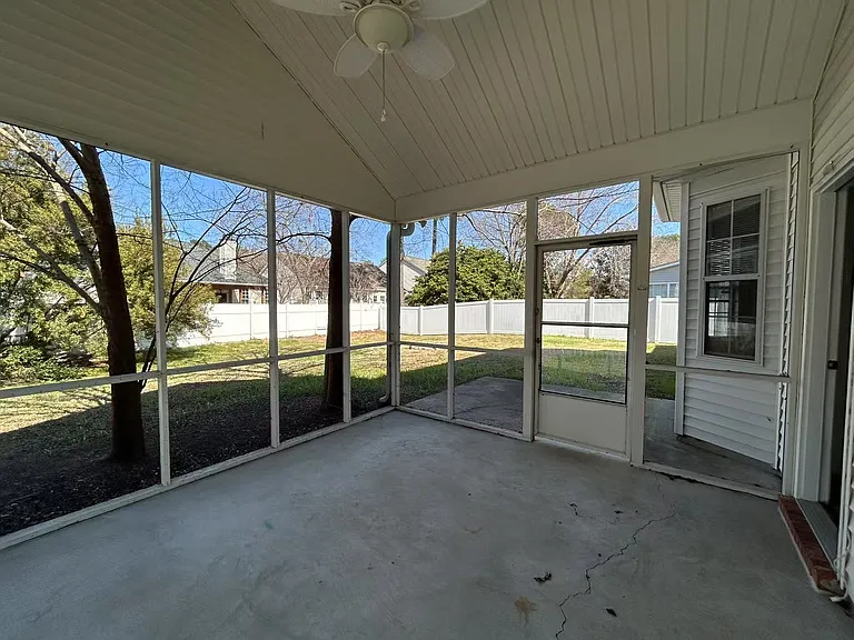 215 Spring Lake Dr — Photo 17