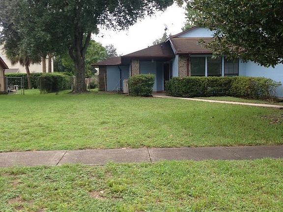 2nd image of 2403 Amberly Ave
