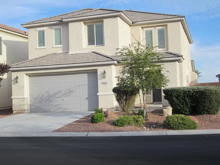 7213 Bocaire Dr — Photo 1