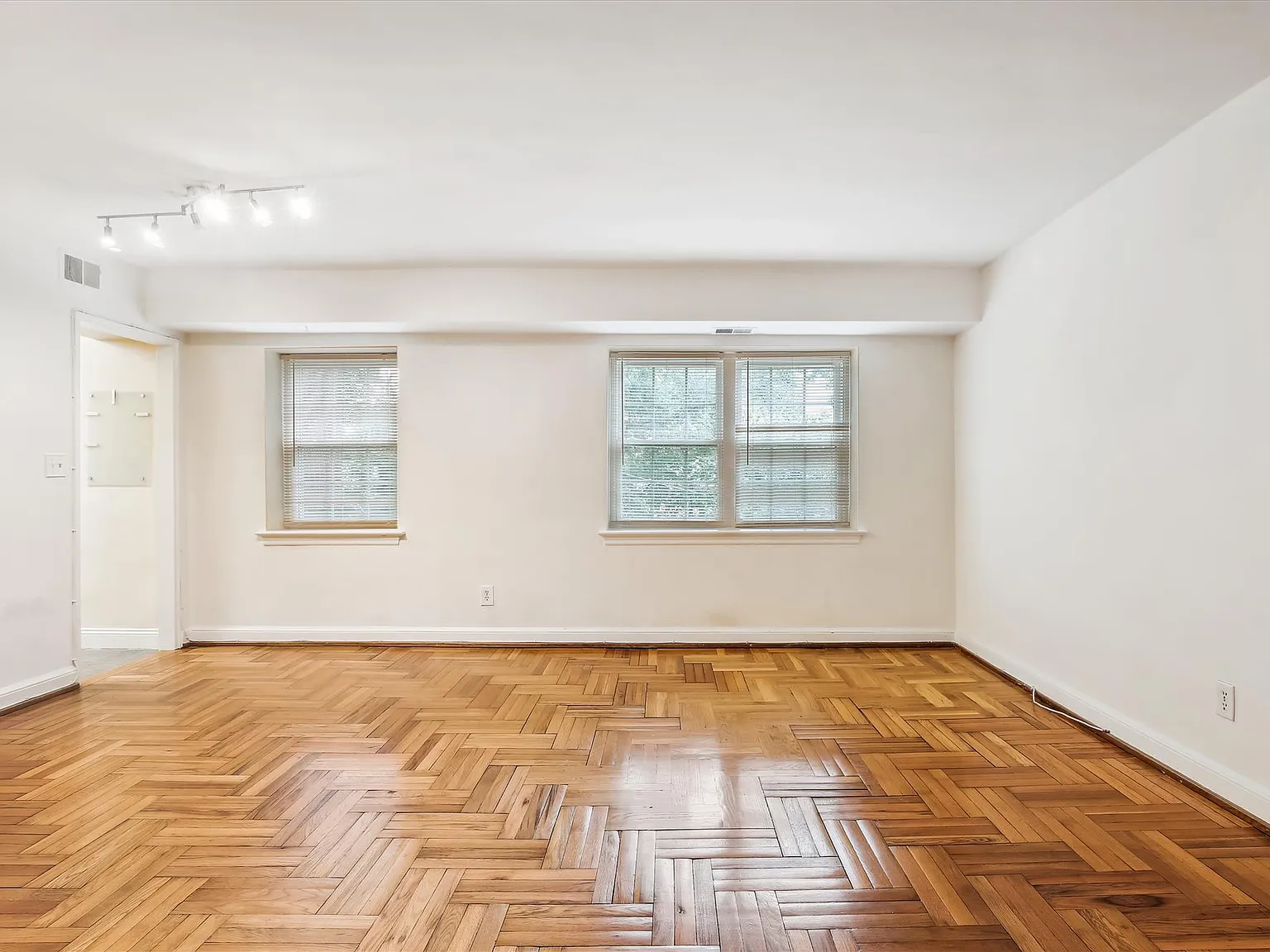 1 bed, 1.0 bath, 641 sqft, $1,850 — Photo 4