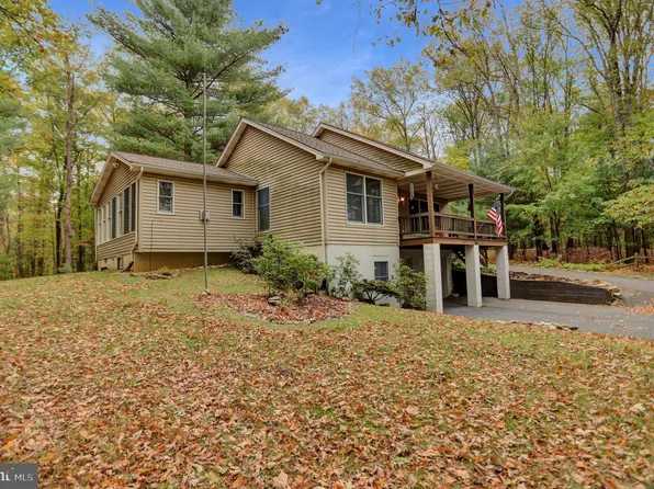 16 Rock Ledge Ln, New Bloomfield, PA 17068