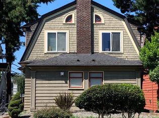 UW Duplex, Seattle, WA 98105