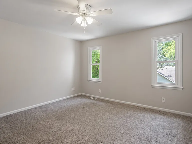 516 Caprice Ct — Photo 25