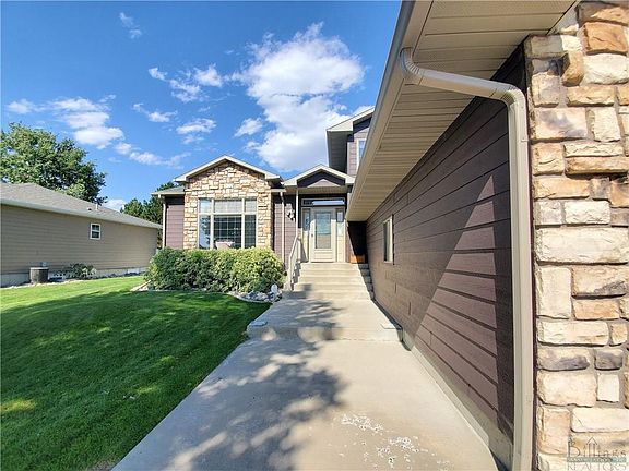 2nd image of 3835 Parkhill Dr