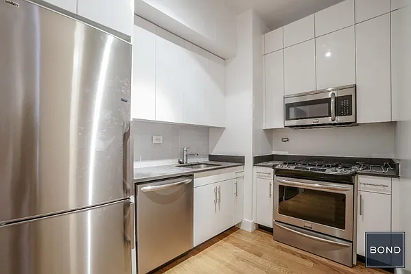 Rented by Bond New York | media 4