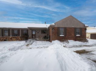 9870 Cambridge Ct #121-2, South Lyon, MI 48178