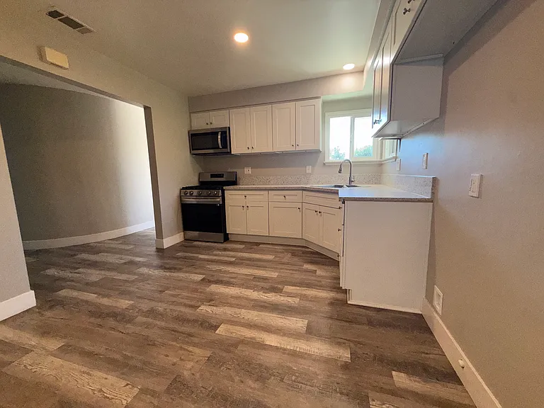4165 N 3rd Ave #1 — Photo 4