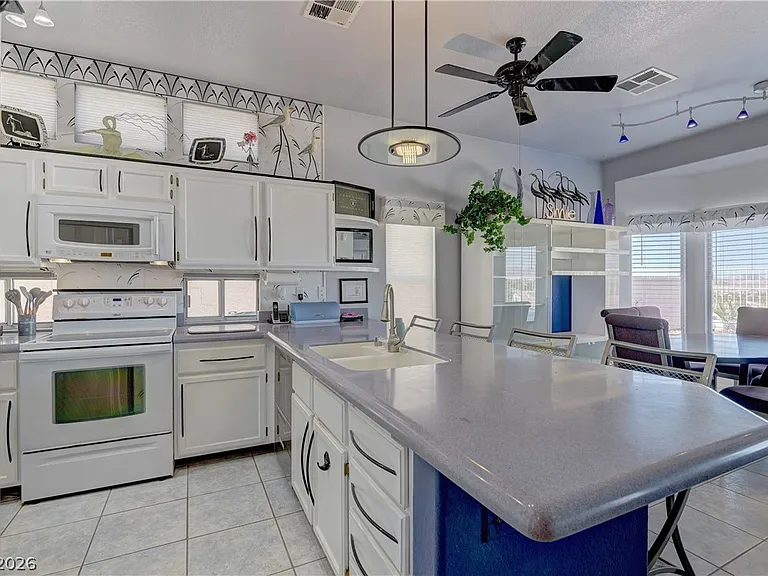 362 Promontory Dr — Photo 9