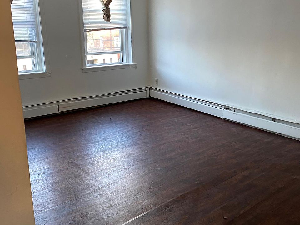 2nd image of 94 Montgomery St #0