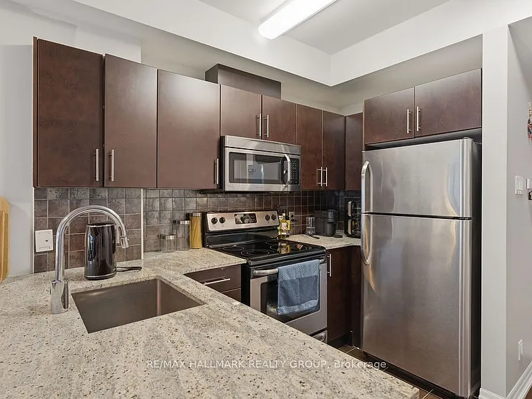 242 Rideau St #1406 — Photo 4