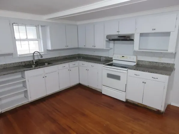 42 Lafayette St #1, Rochester, NH 03867