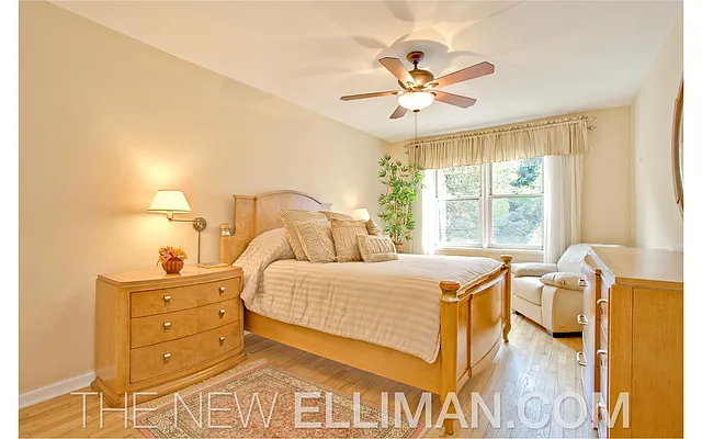 Sold by Douglas Elliman | media 10