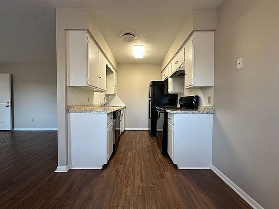 5th image of 209 Lecta Ave #4