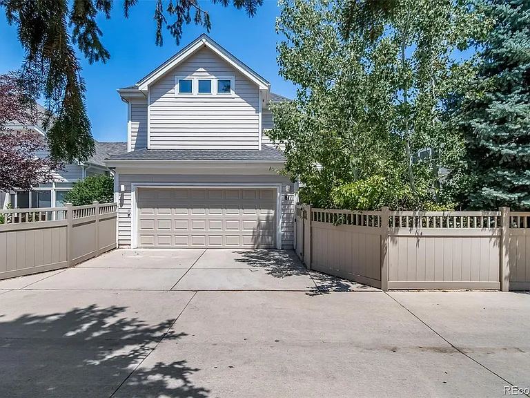 1011 S Valentia St #81 — Photo 44
