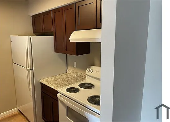 2 bed, 980 sqft, $1,300 — Photo 4