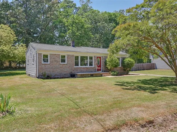 105 2nd St, Yorktown, VA 23692