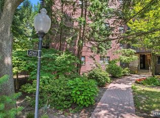 3060 Edwin Ave APT 4A, Fort Lee, NJ 07024