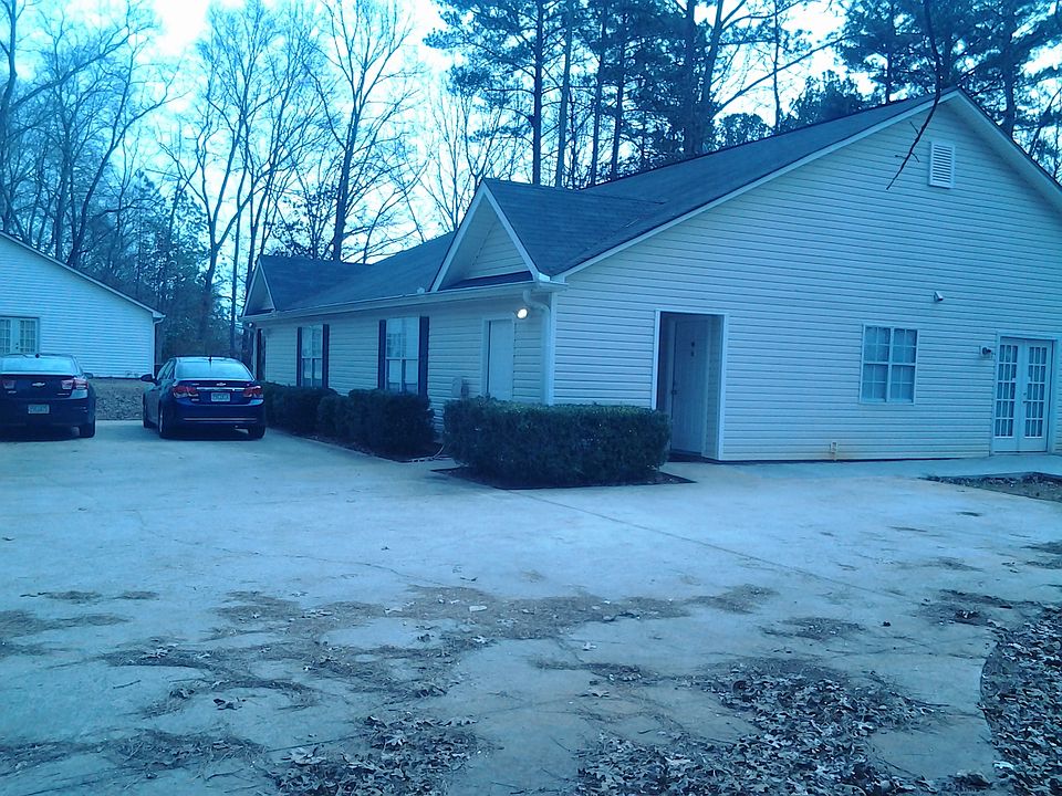 Exterior/Parking