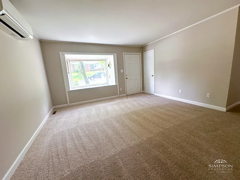 4210 Welling Ave — Photo 8