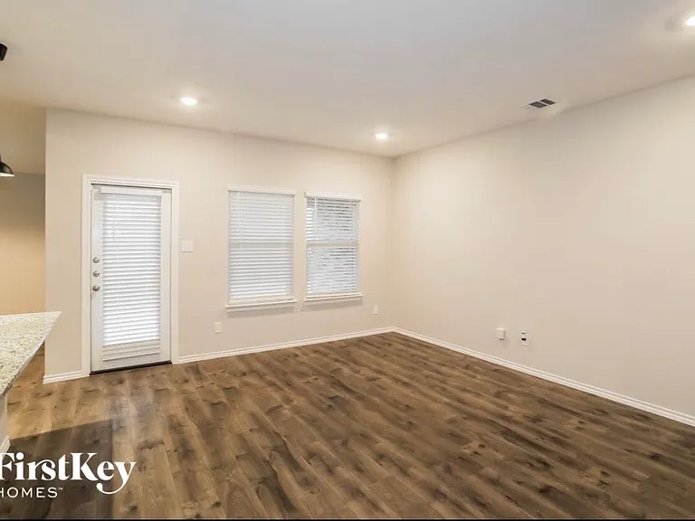 2339 French St — Photo 5
