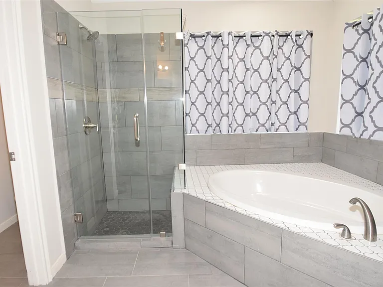 22922 Glenover Dr — Photo 26