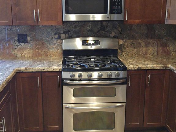 4th image of 717 S Knollwood Dr