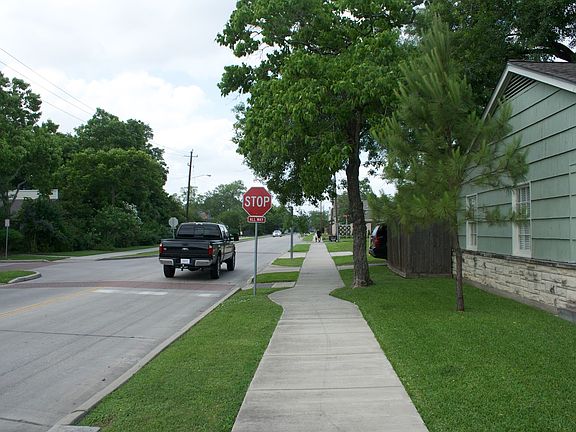 5th image of 4440 Dorothy St