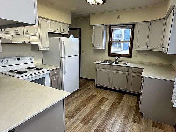 2nd image of 2868 Indiana Ave