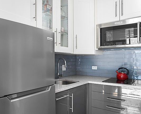 5th image of 156 W 73rd St APT 3R